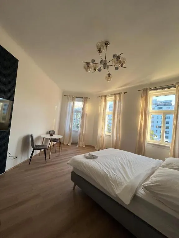 Apartment Schoenbrunn Kingsiz Bed Vienna 0*,  Austria