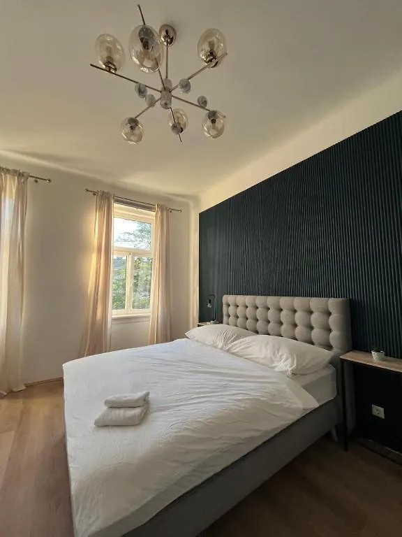 Apartment Schoenbrunn Kingsiz Bed Vienna Austria